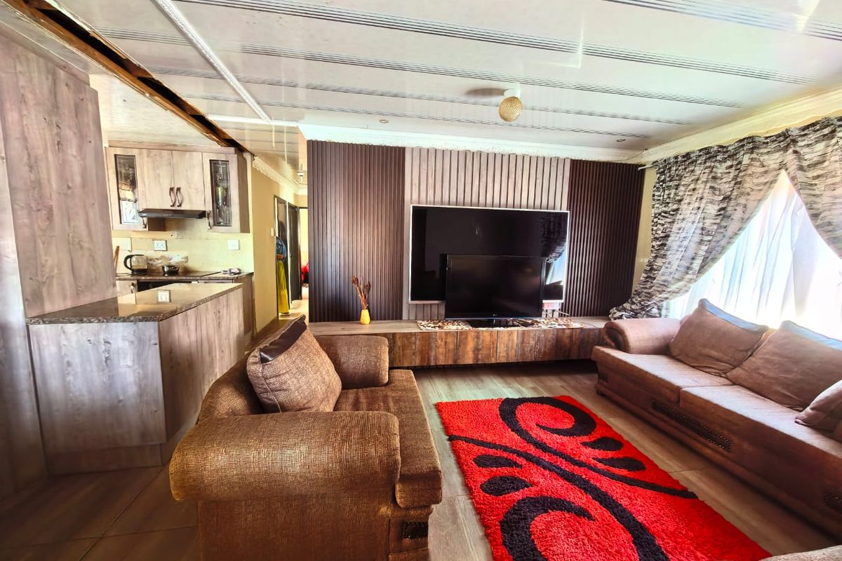 Family house for sale in in Sebokeng close to schools. - Photo 5