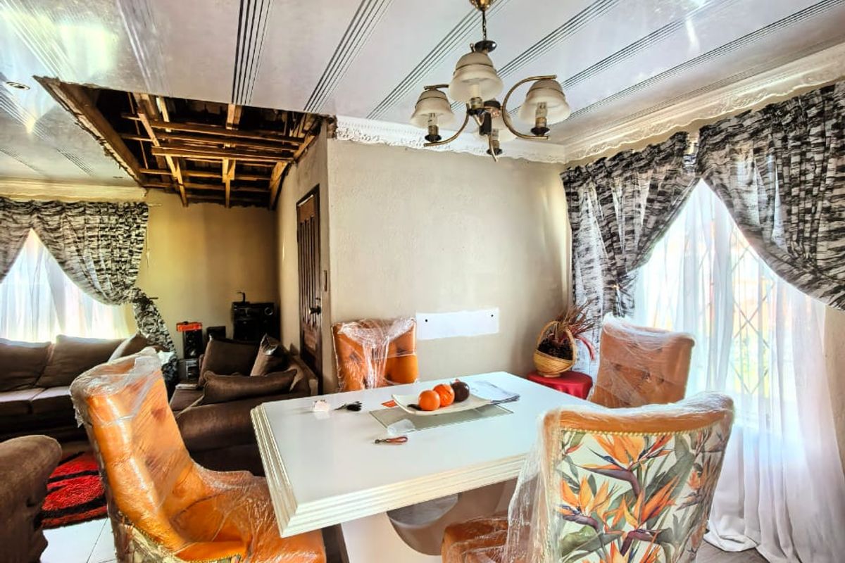 Family house for sale in in Sebokeng close to schools. - Photo 3