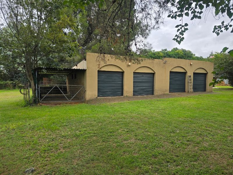 Exceptional Lifestyle Smallholding with Luxury Entertaining and Strong Income Potential. - Photo 5