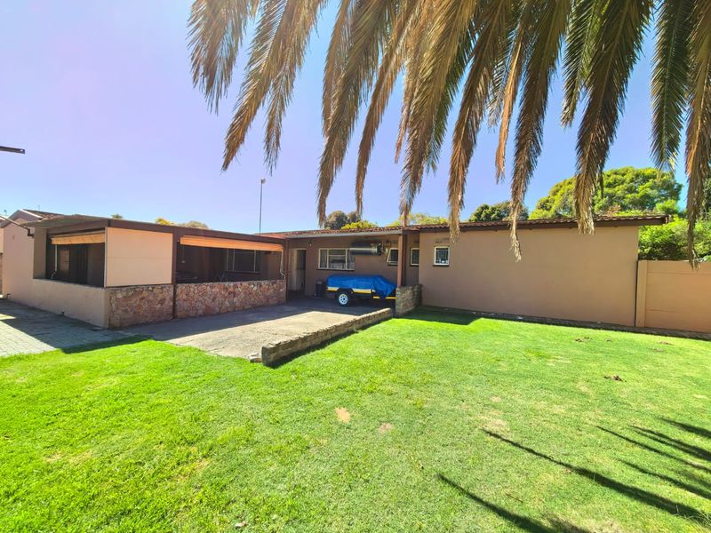 Family house for sale in Sasolburg, walking distance to all amenities - Photo 8