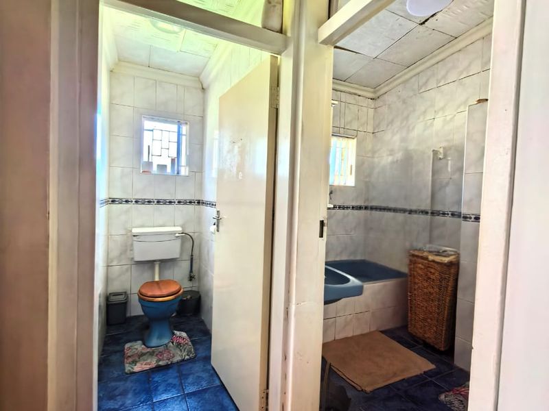 Family house for sale in Sasolburg, walking distance to all amenities - Photo 6