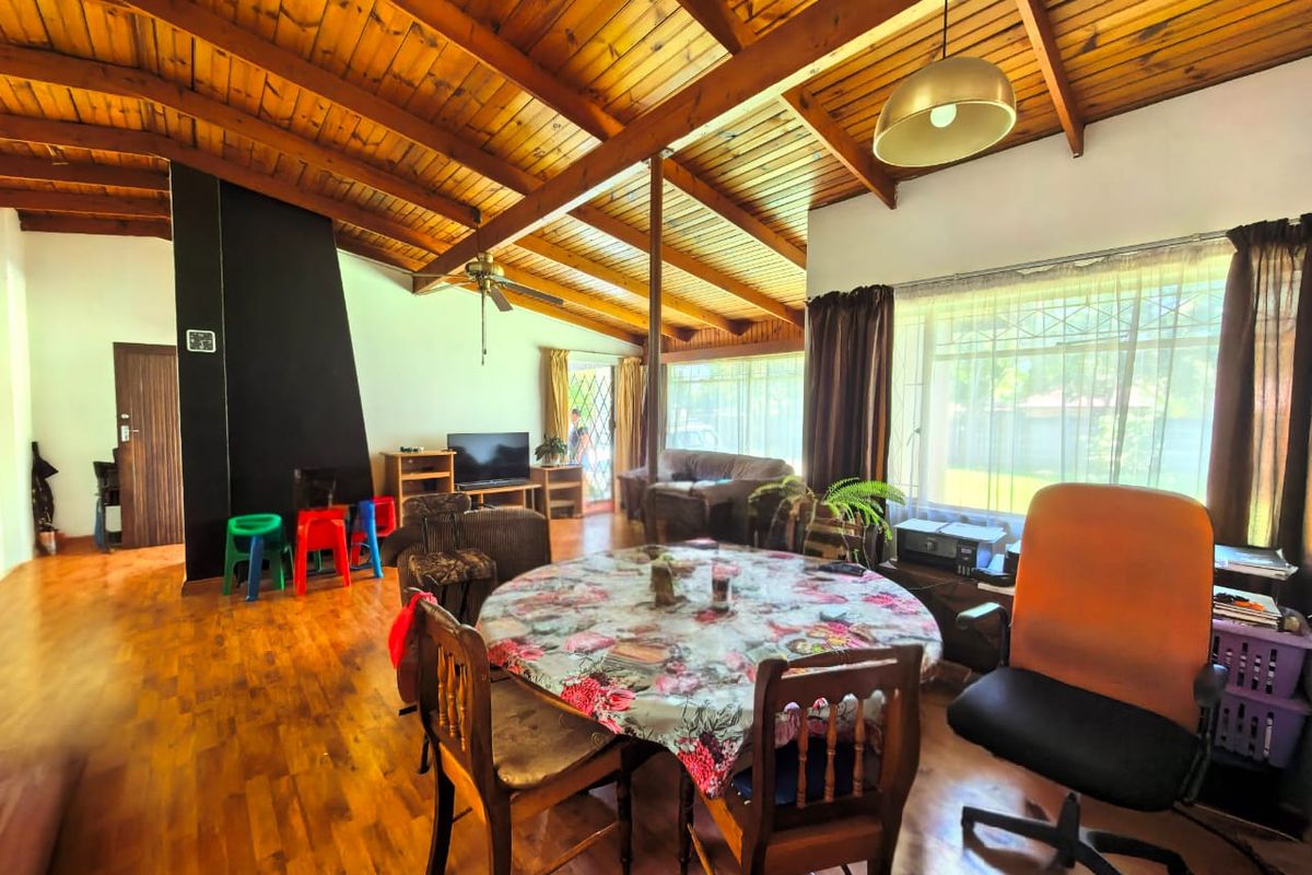 Family house for sale in Sasolburg, walking distance to all amenities - Photo 5