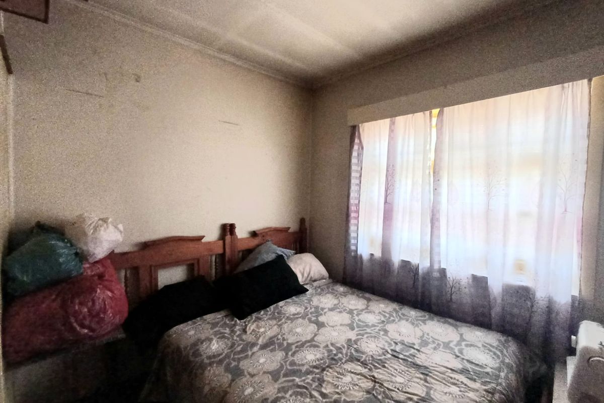 HOME UP FOR GRABS IN CW 1 - Photo 3