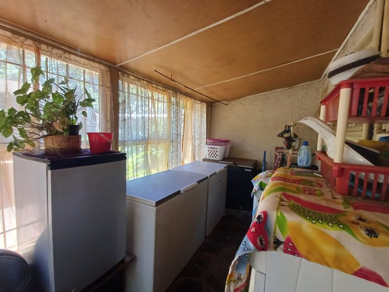 HOME UP FOR GRABS IN CW 1 - Photo 10