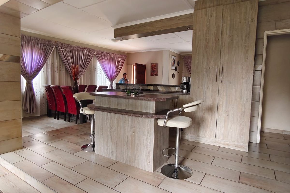 Bargain Modern Property – Walking Distance to Flavius Mareka College, Sasolburg - Photo 3