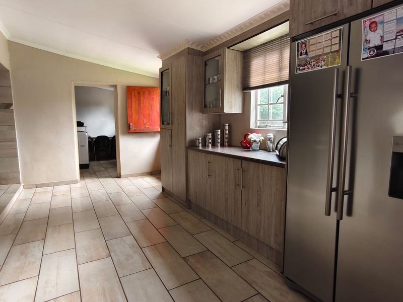 Bargain Modern Property – Walking Distance to Flavius Mareka College, Sasolburg - Photo 5