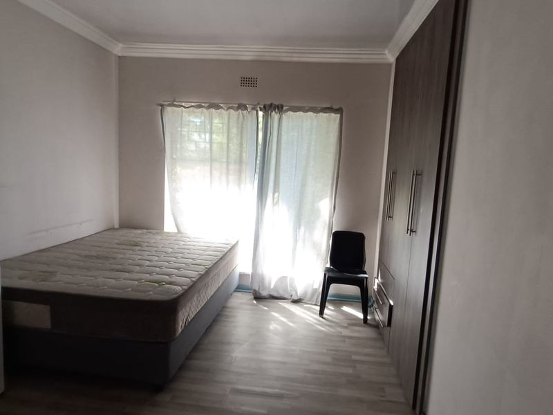 Investor’s Dream Near the University – Spacious 6 Bedroom Property on a Massive 1995sqm Stand! - Photo 5