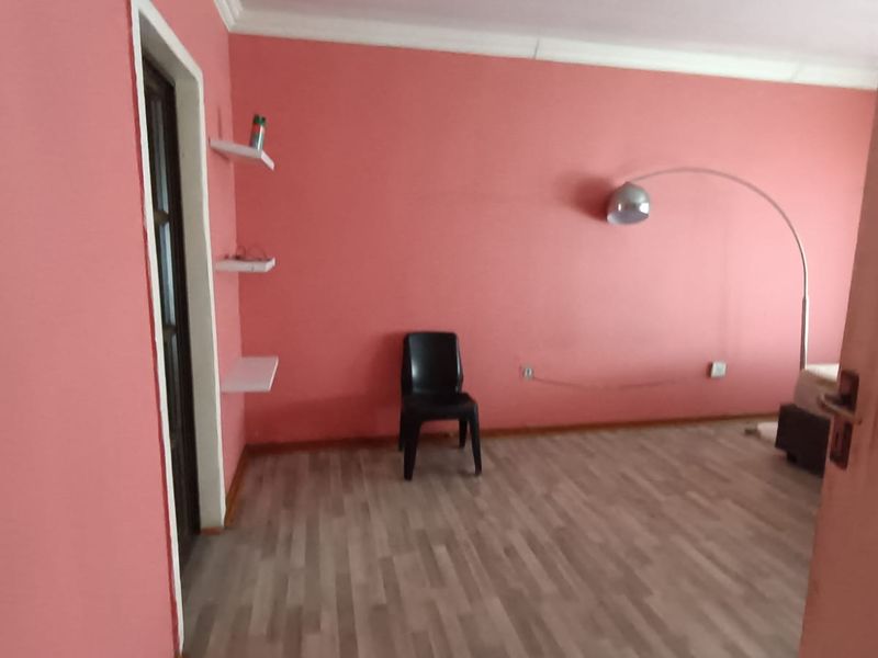 Investor’s Dream Near the University – Spacious 6 Bedroom Property on a Massive 1995sqm Stand! - Photo 10