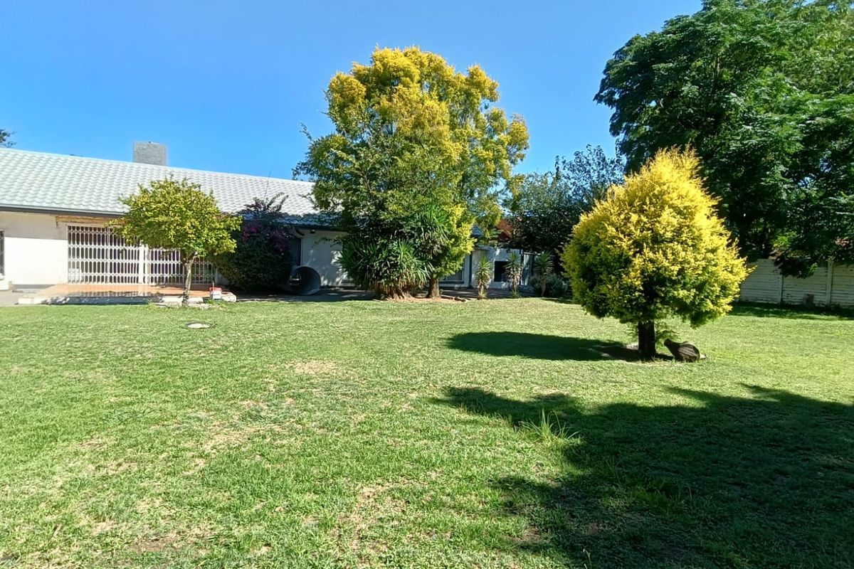 Investor’s Dream Near the University – Spacious 6 Bedroom Property on a Massive 1995sqm Stand! - Photo 4