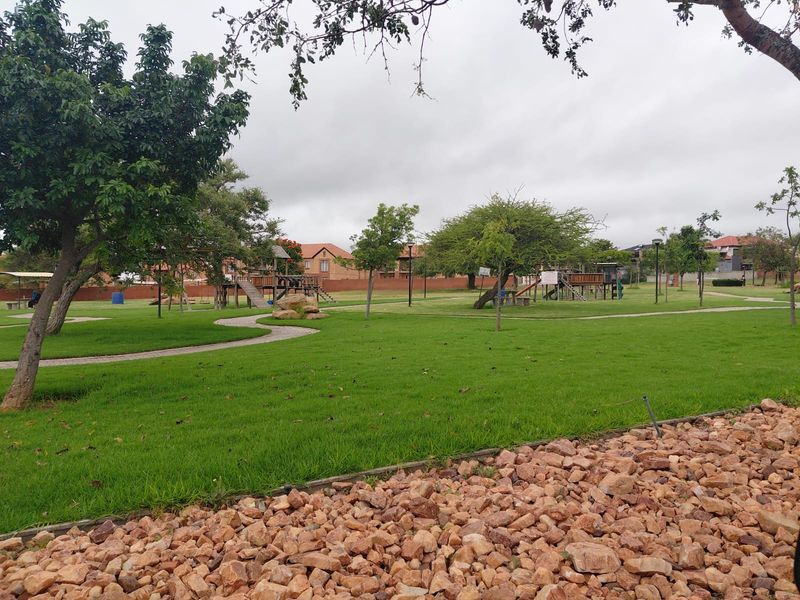 Prime Vacant Stand for sale in Woodhill Estate - Photo 3