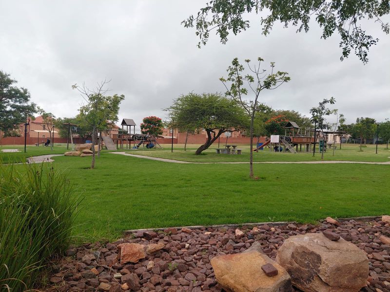 Prime Vacant Stand for sale in Woodhill Estate - Photo 2