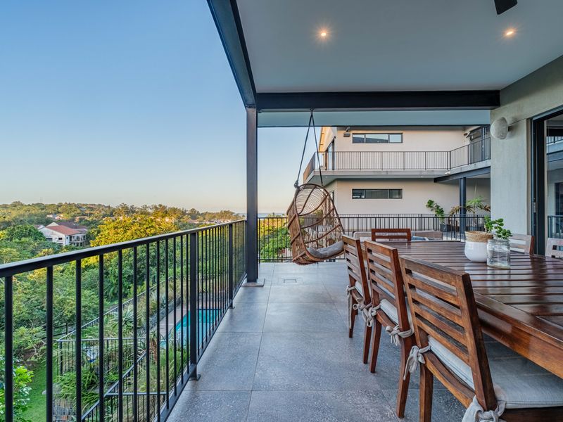 11 Bedroom Luxury Multi Residence with Ocean Views | Ideal for Family Living or Airbnb Investment - Photo 7