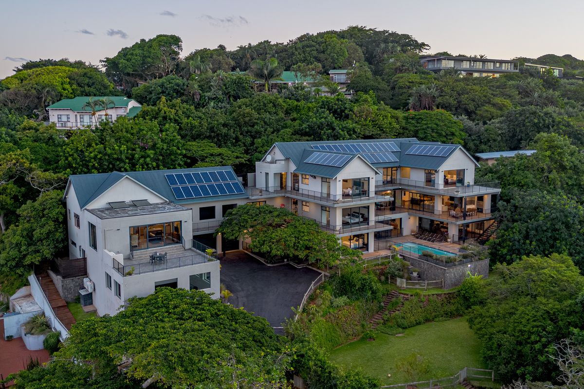 11 Bedroom Luxury Multi Residence with Ocean Views | Ideal for Family Living or Airbnb Investment - Photo 5