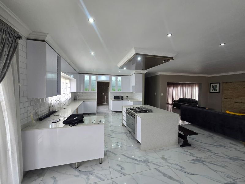 Newly Built Home in a Secure Estate – Finish It Your Way. - Photo 3