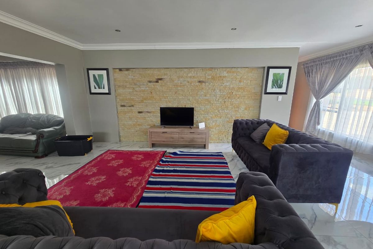 Newly Built Home in a Secure Estate – Finish It Your Way. - Photo 2