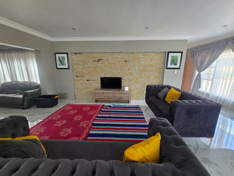 Newly Built Home in a Secure Estate – Finish It Your Way. - Photo 2