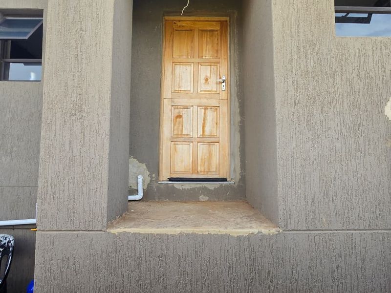 Newly Built Home in a Secure Estate – Finish It Your Way. - Photo 9