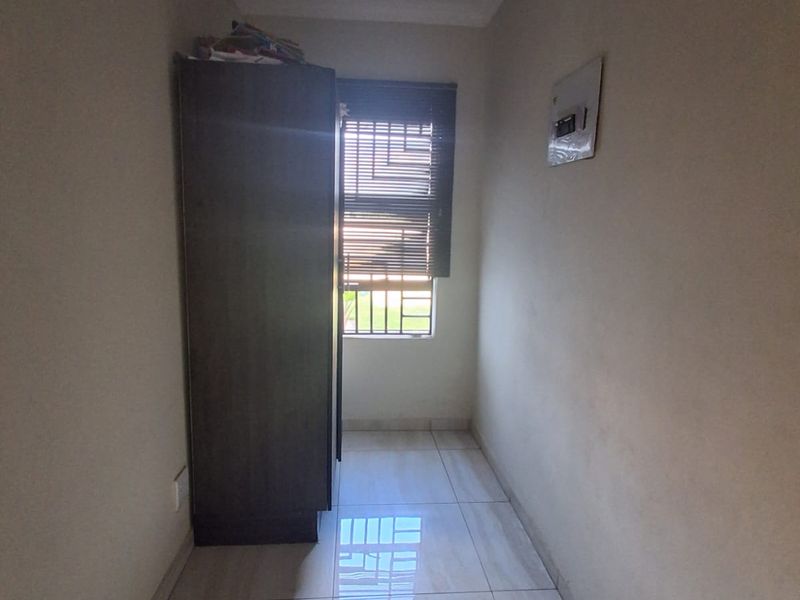 Spacious 4-Bedroom Family Home – - Photo 8