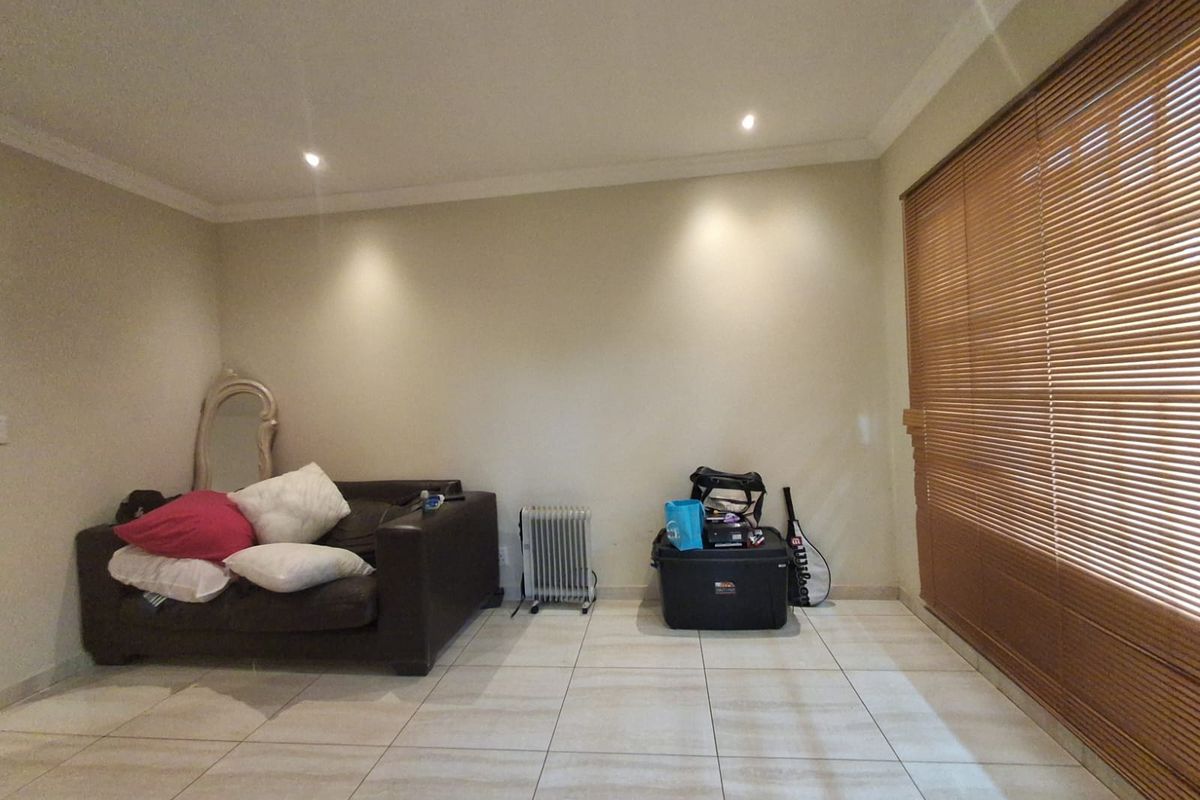 Spacious 4-Bedroom Family Home – - Photo 5