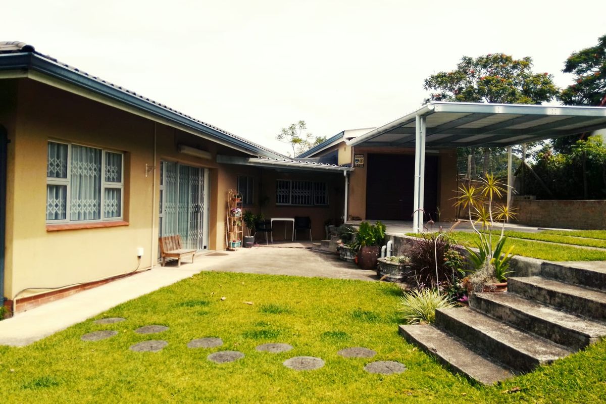 Magnificent Home in Mandeni - Photo 2