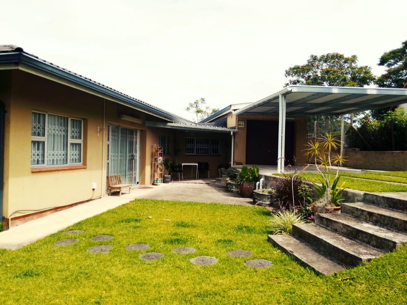 Magnificent Home in Mandeni - Photo 2