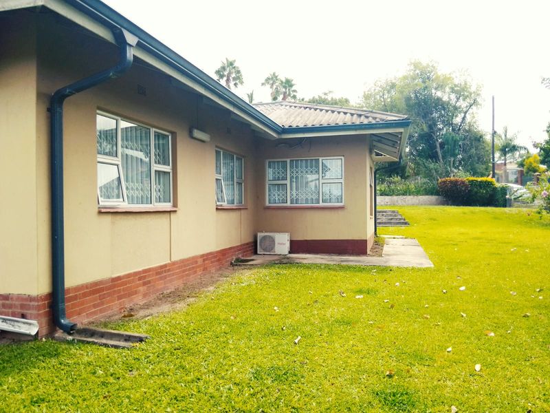 Magnificent Home in Mandeni - Photo 4