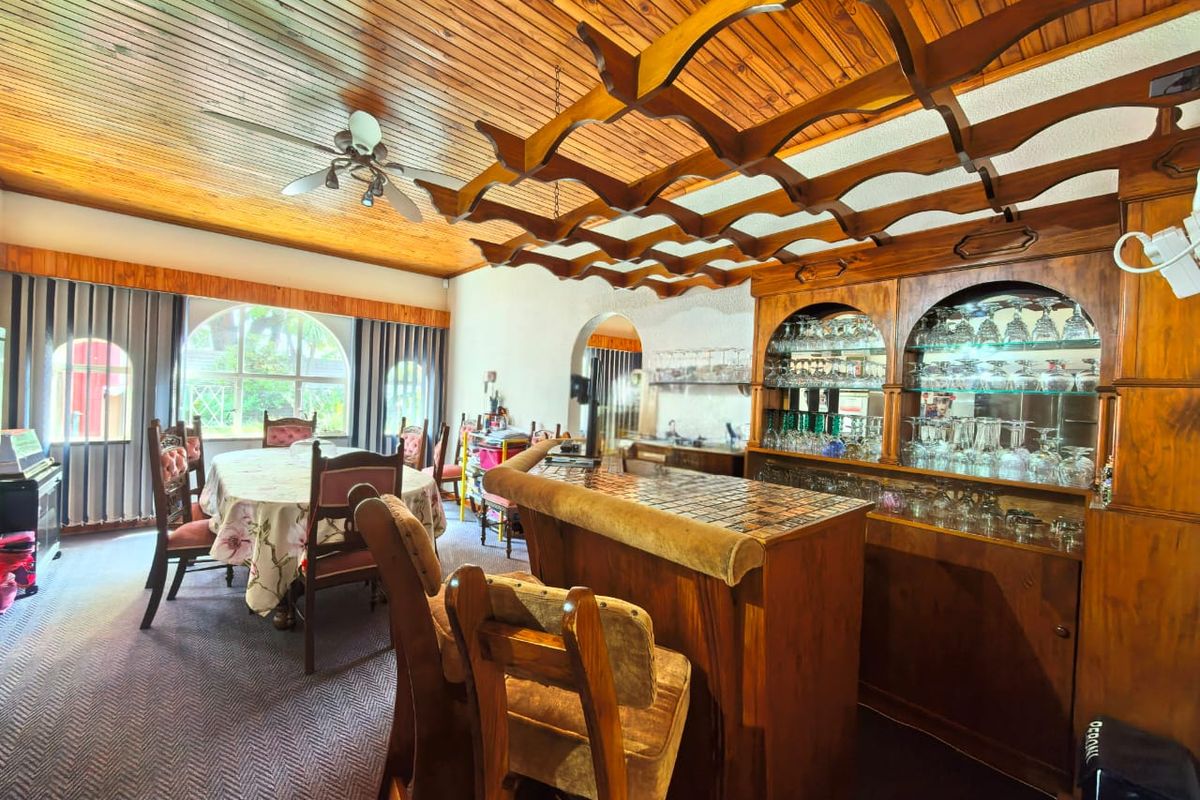 Neat family house for sale in Sasolburg in a prime area, walking distance to schools and shopping ce - Photo 4