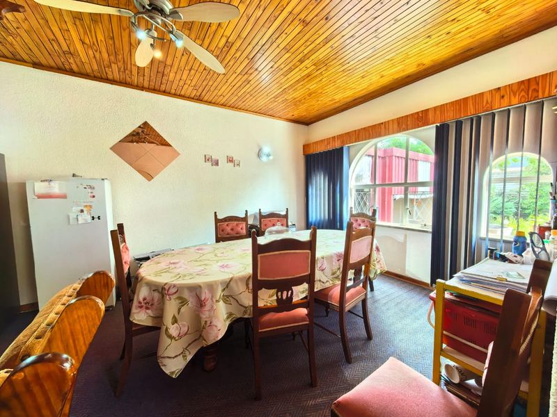 Neat family house for sale in Sasolburg in a prime area, walking distance to schools and shopping ce - Photo 5