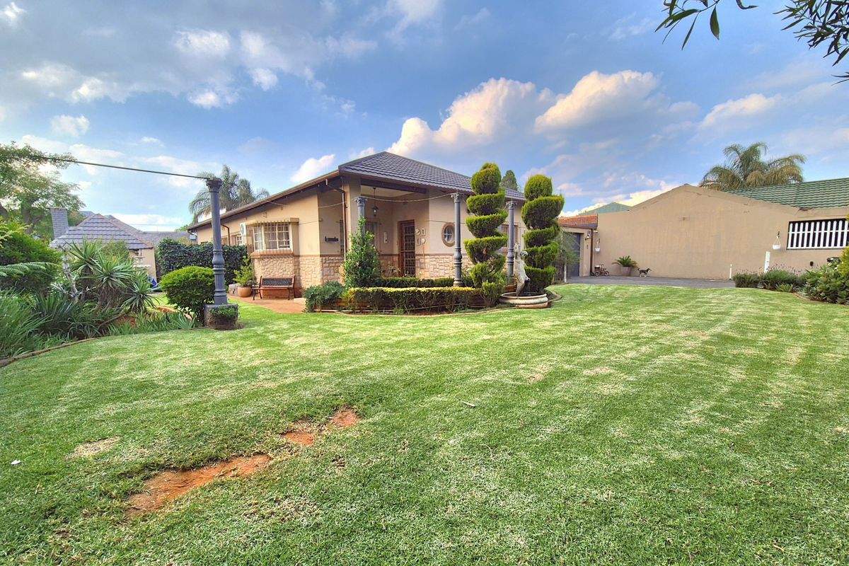 Stunning Entertainer's Dream In The Heart Of Dalview! - Photo 4