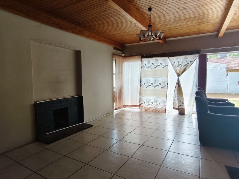 Investor’s Opportunity – Walking Distance to Flavius Mareka College! - Photo 9