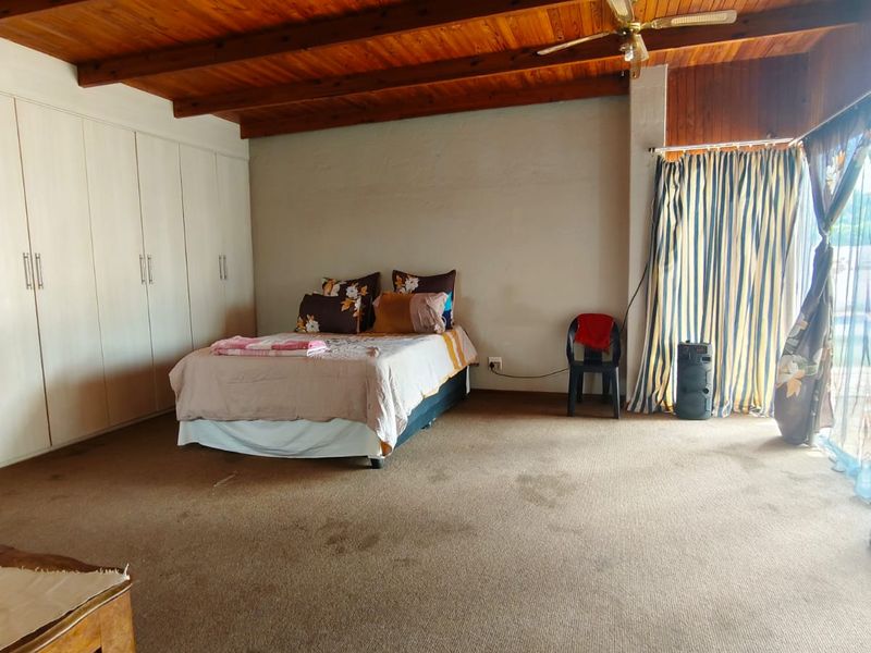 Investor’s Opportunity – Walking Distance to Flavius Mareka College! - Photo 6