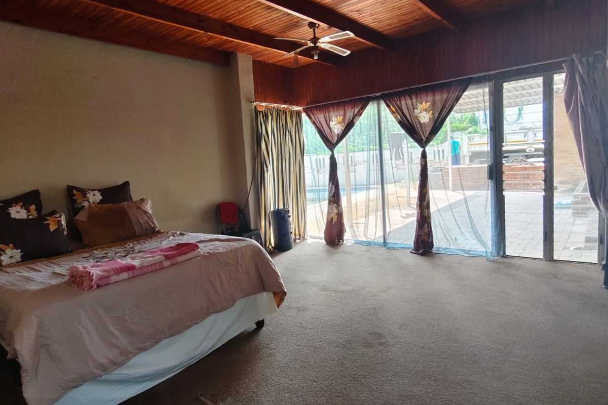 Investor’s Opportunity – Walking Distance to Flavius Mareka College! - Photo 3