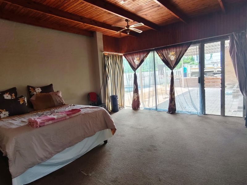Investor’s Opportunity – Walking Distance to Flavius Mareka College! - Photo 3