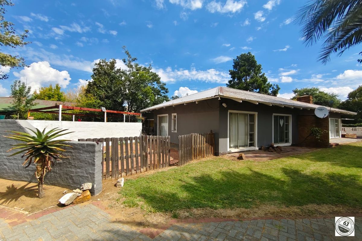 Investor’s Opportunity – Walking Distance to Flavius Mareka College! - Photo 4