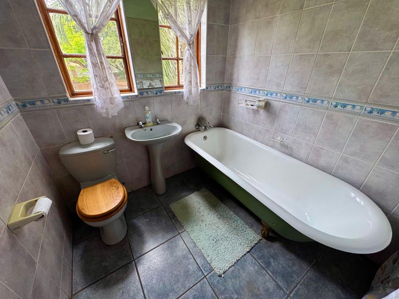 5 Bedroom French Château-Inspired Family Home For Sale in Ben Fleur. - Photo 9