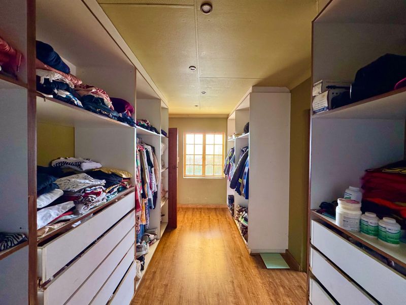 5 Bedroom French Château-Inspired Family Home For Sale in Ben Fleur. - Photo 4