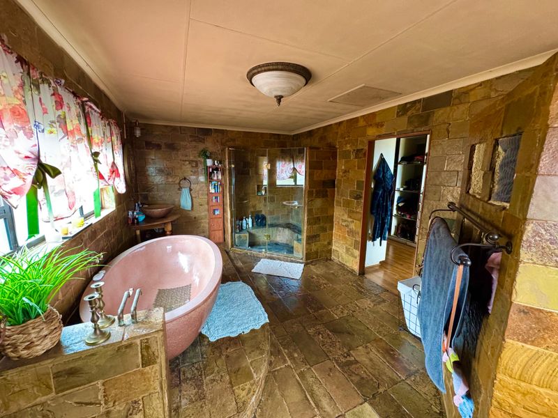 5 Bedroom French Château-Inspired Family Home For Sale in Ben Fleur. - Photo 5