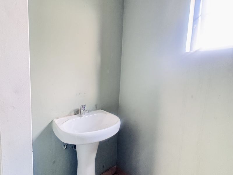 Comfortable 3-Bedroom Duplex in a Secure Tasbet Park Estate - Photo 8