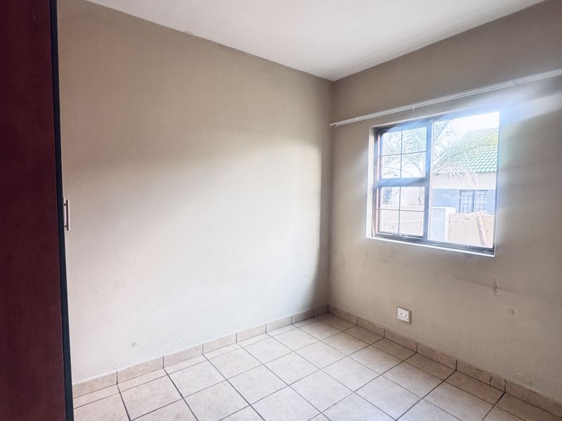 Comfortable 3-Bedroom Duplex in a Secure Tasbet Park Estate - Photo 5