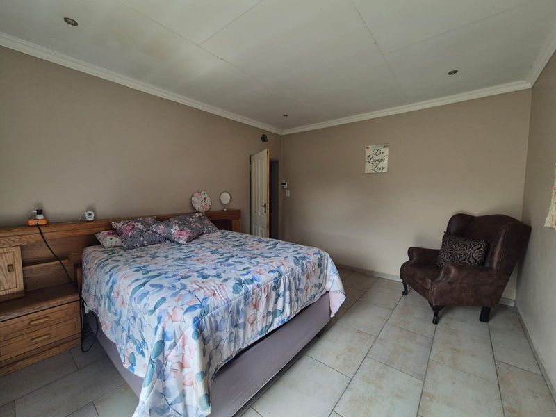!DREAM PROPERTY ALERT! - Photo 8