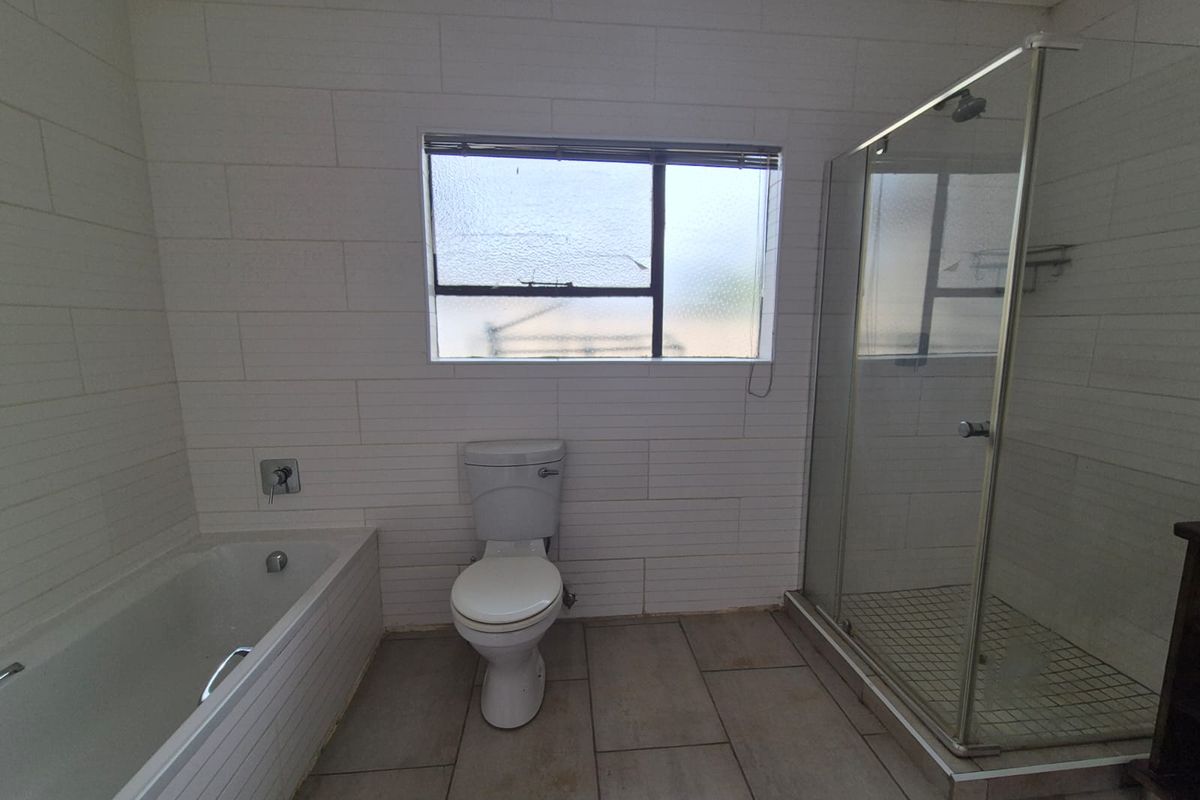 !DREAM PROPERTY ALERT! - Photo 4
