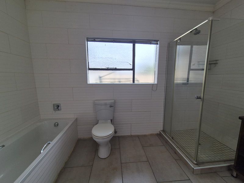 !DREAM PROPERTY ALERT! - Photo 4