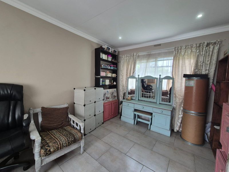!DREAM PROPERTY ALERT! - Photo 2