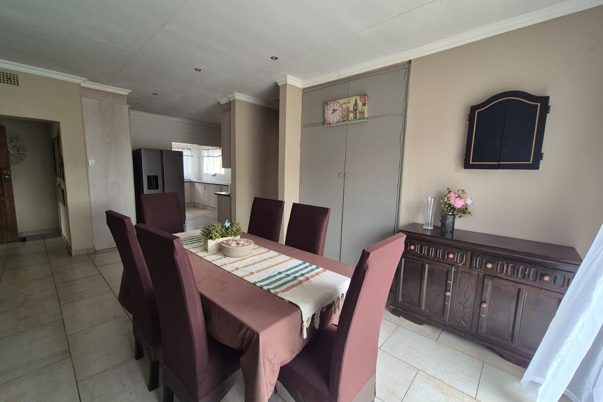 !DREAM PROPERTY ALERT! - Photo 3