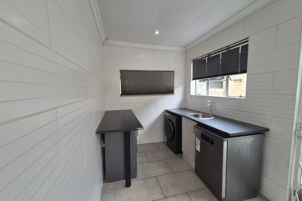 !DREAM PROPERTY ALERT! - Photo 5