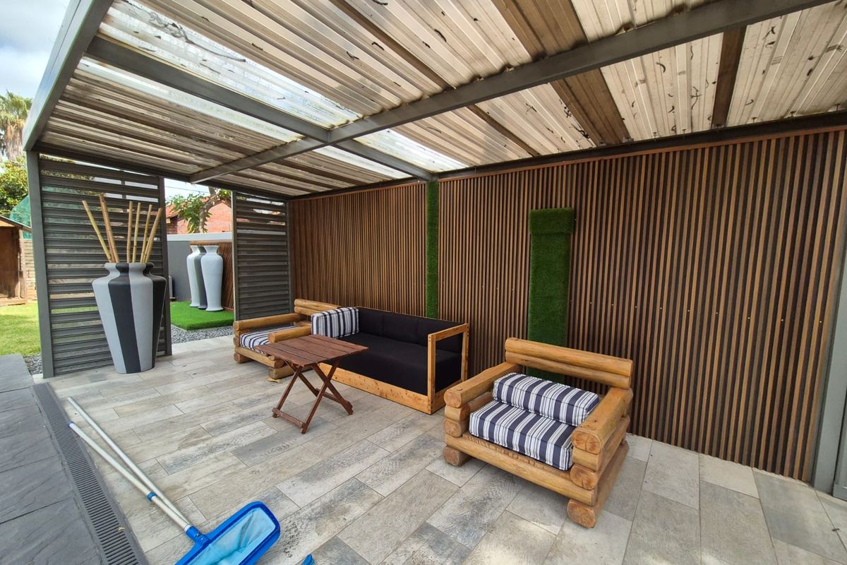 !LUXURY HOME FOR SALE! - Photo 4