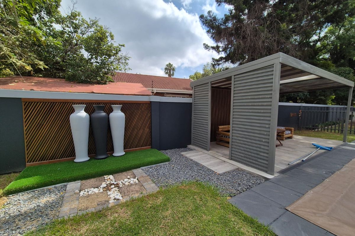 !LUXURY HOME FOR SALE! - Photo 2