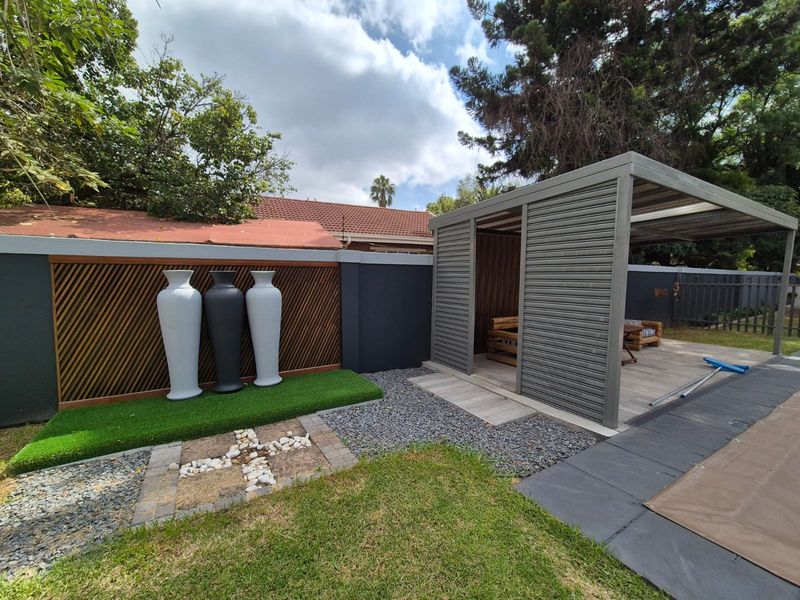 !LUXURY HOME FOR SALE! - Photo 2