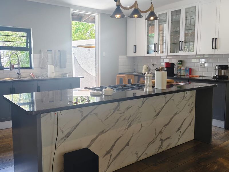 Very Modern Family Home – Unbelievable Bargain! - Photo 6