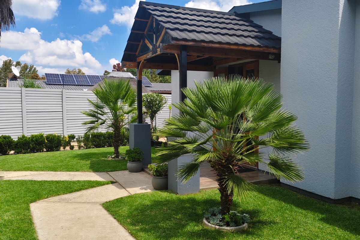 Very Modern Family Home – Unbelievable Bargain! - Photo 3